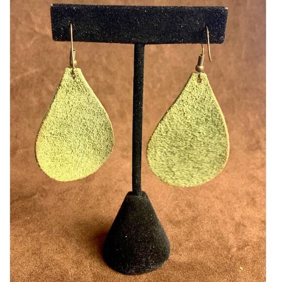 Camo Teardrop leather hook earrings, Vintage, Unmarked - Picture 2 of 2